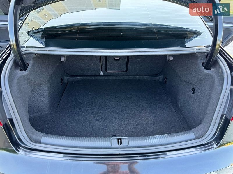 Седан Audi A3 2015 в Мостиській