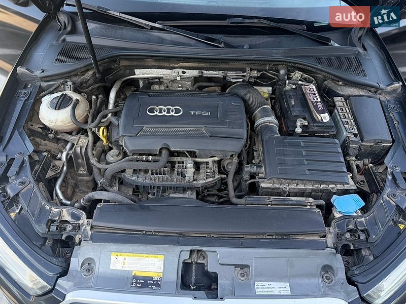 Седан Audi A3 2015 в Мостиській