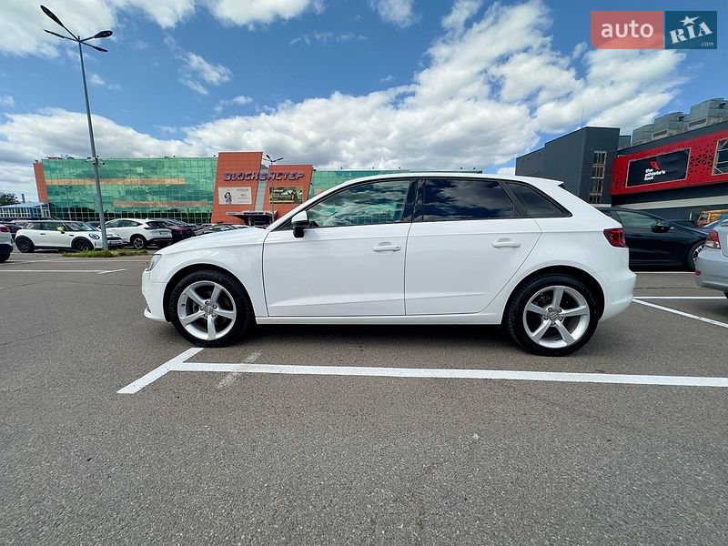 Хэтчбек Audi A3 2015 в Киеве