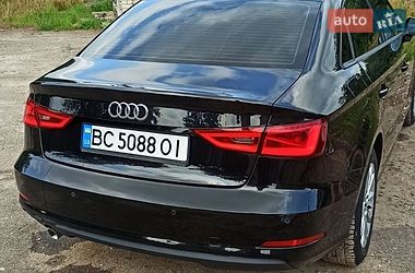 Седан Audi A3 2016 в Новояворівську