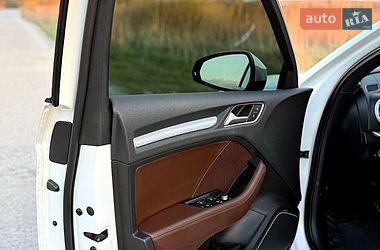 Седан Audi A3 2016 в Новояворівську