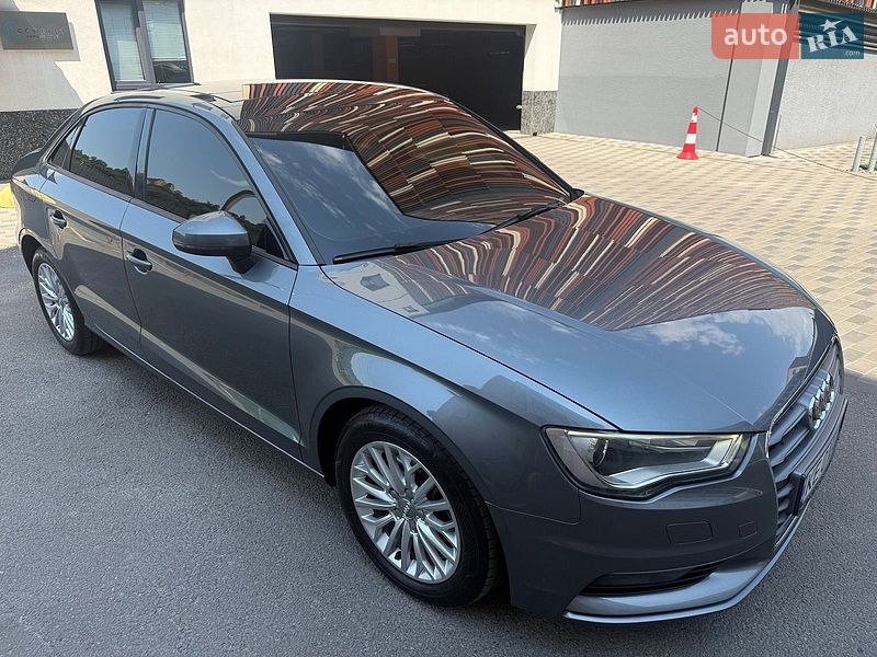 Седан Audi A3 2016 в Днепре
