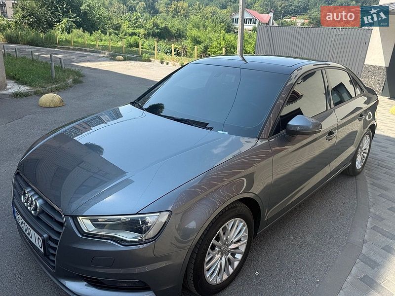 Седан Audi A3 2016 в Днепре