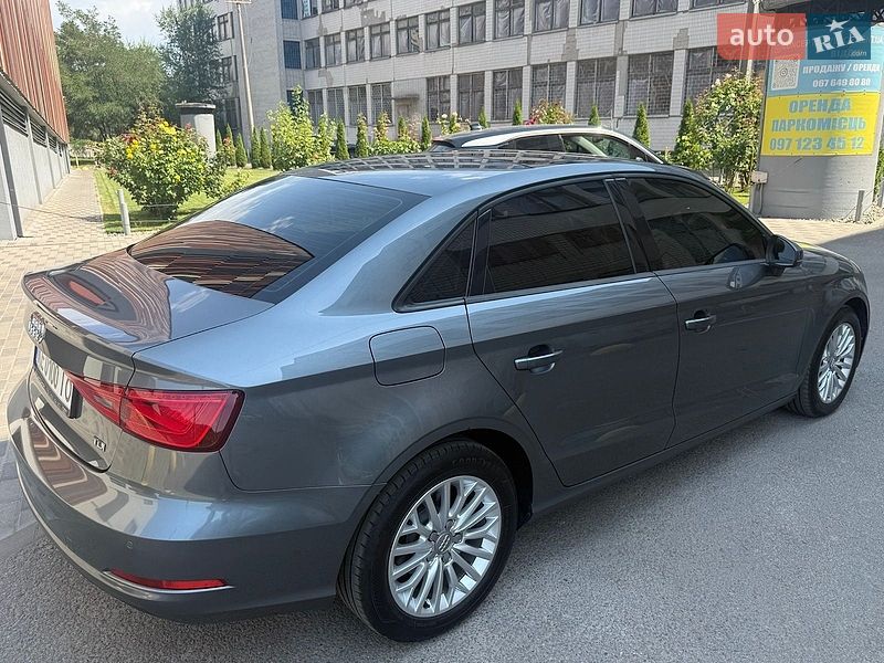 Седан Audi A3 2016 в Днепре