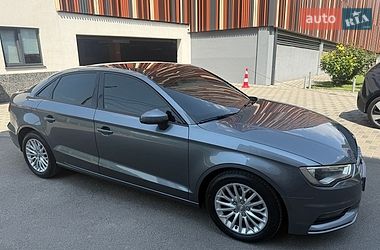 Седан Audi A3 2016 в Днепре