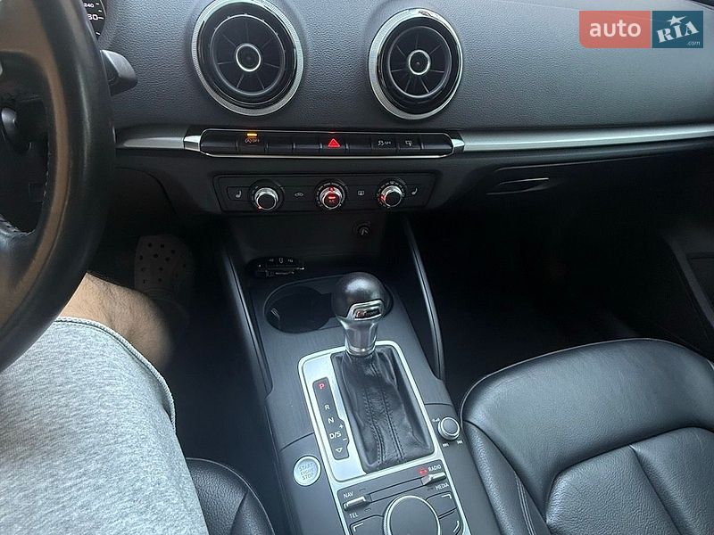 Седан Audi A3 2016 в Днепре