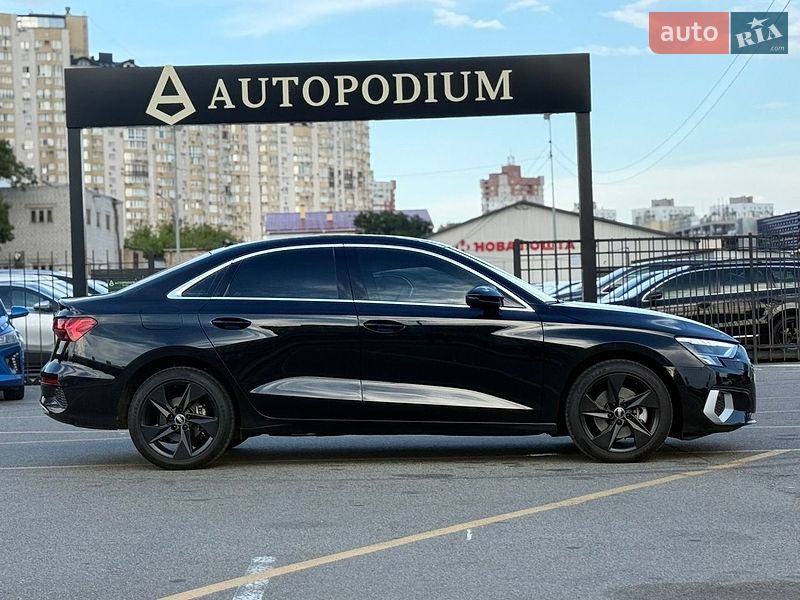 Седан Audi A3 2022 в Киеве
