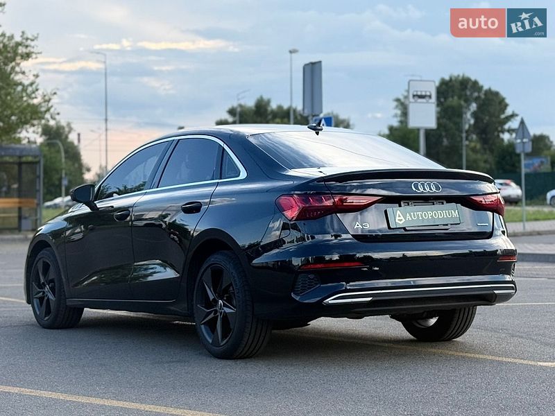 Седан Audi A3 2022 в Киеве