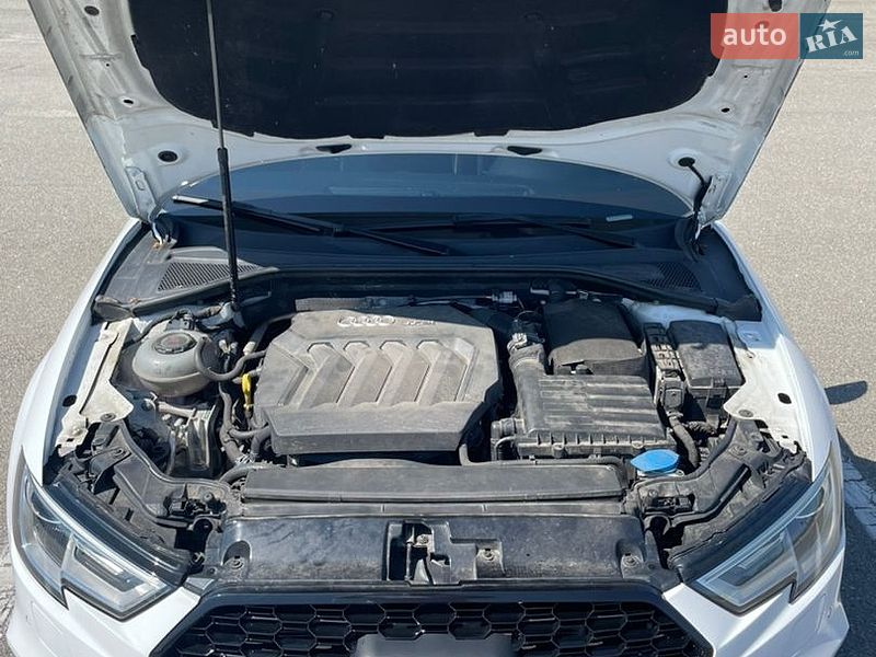 Седан Audi A3 2017 в Киеве