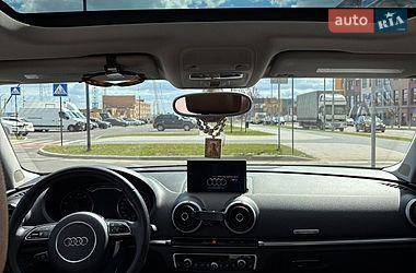 Седан Audi A3 2015 в Рівному