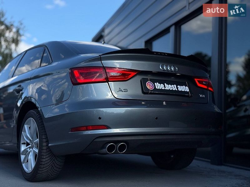 Седан Audi A3 2015 в Ровно