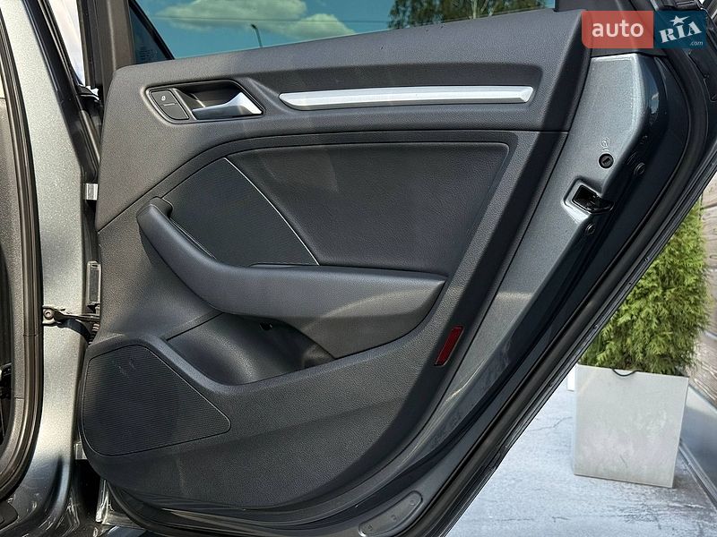 Седан Audi A3 2015 в Ровно