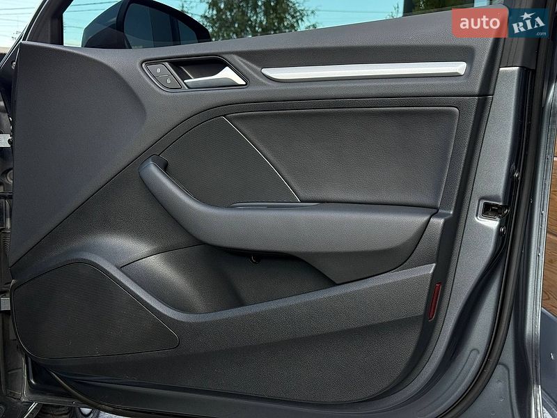 Седан Audi A3 2015 в Ровно