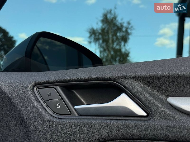 Седан Audi A3 2015 в Ровно