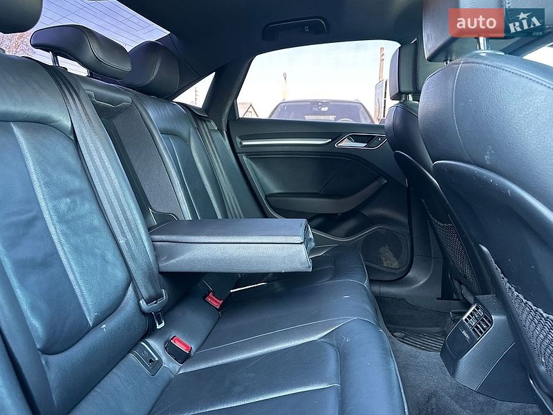 Седан Audi A3 2015 в Ивано-Франковске