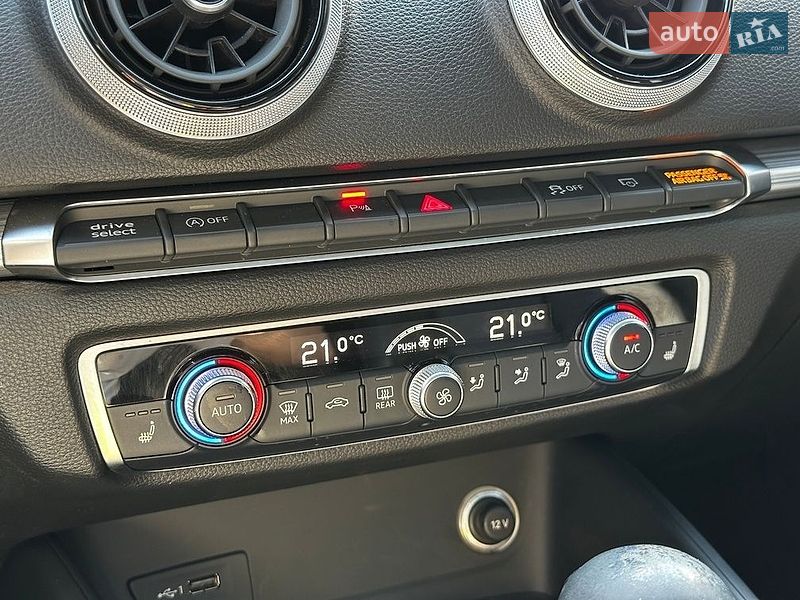 Седан Audi A3 2020 в Івано-Франківську