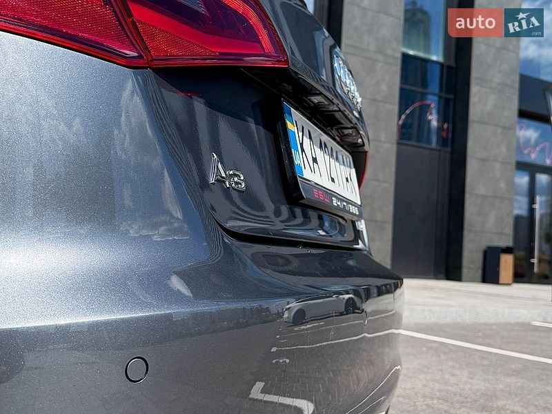 Хетчбек Audi A3 2016 в Києві