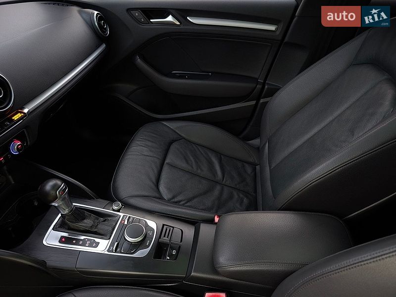 Седан Audi A3 2015 в Дрогобыче