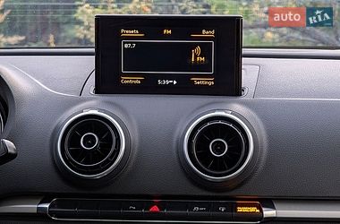 Седан Audi A3 2015 в Дрогобыче
