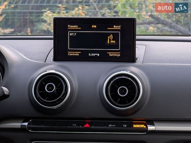 Седан Audi A3 2015 в Дрогобыче