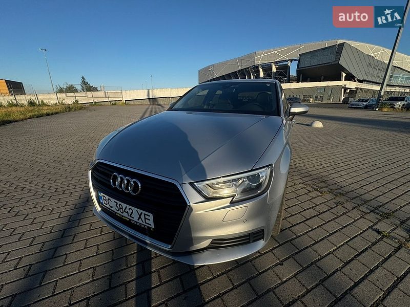 Хэтчбек Audi A3 2018 в Львове