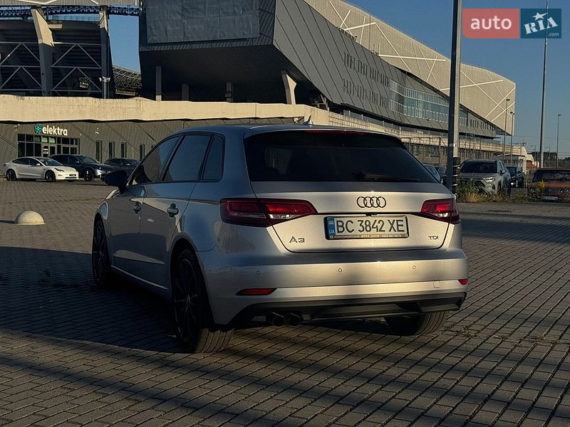 Хэтчбек Audi A3 2018 в Львове