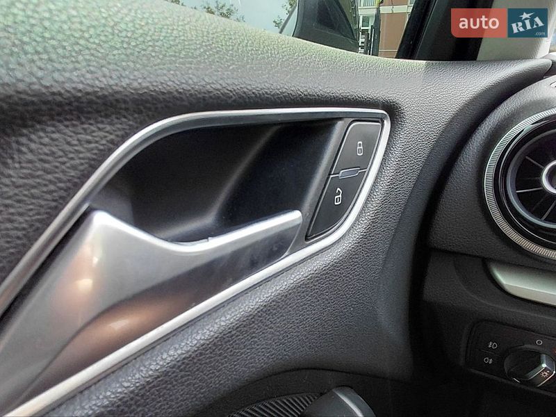 Седан Audi A3 2016 в Одессе
