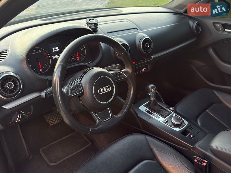 Седан Audi A3 2014 в Ужгороде