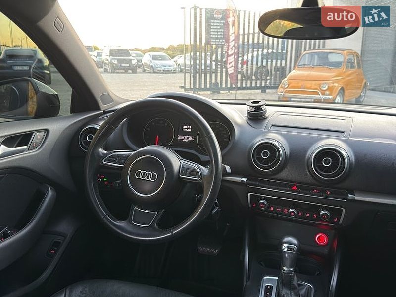 Седан Audi A3 2014 в Ужгороде
