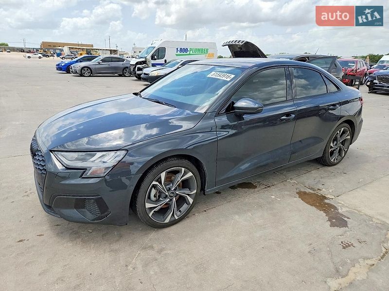 Седан Audi A3 2022 в Львове