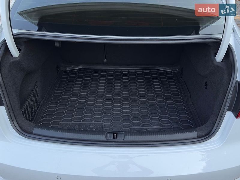 Седан Audi A3 2015 в Вінниці