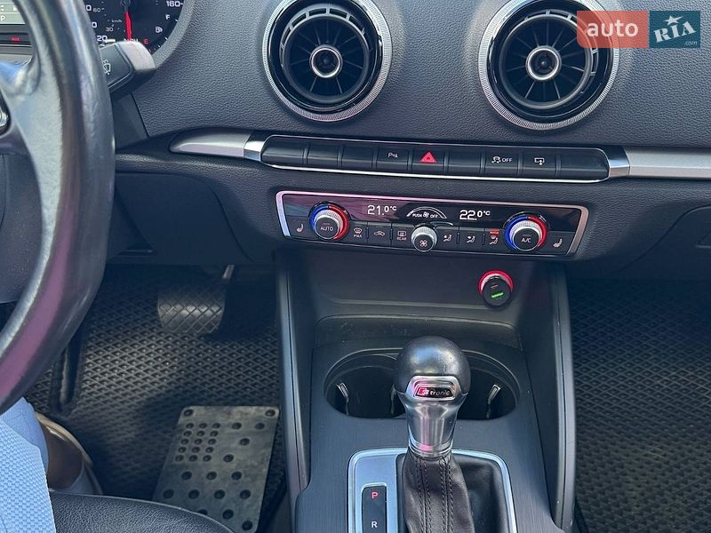 Седан Audi A3 2015 в Киеве
