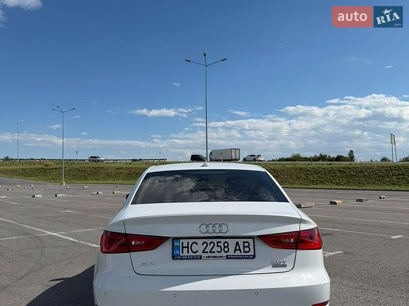 Седан Audi A3 2015 в Львове