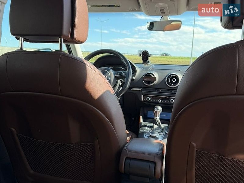 Седан Audi A3 2015 в Львове