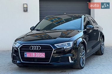 Седан Audi A3 2018 в Староконстантинове