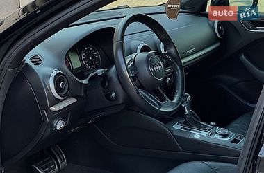 Седан Audi A3 2018 в Староконстантинове
