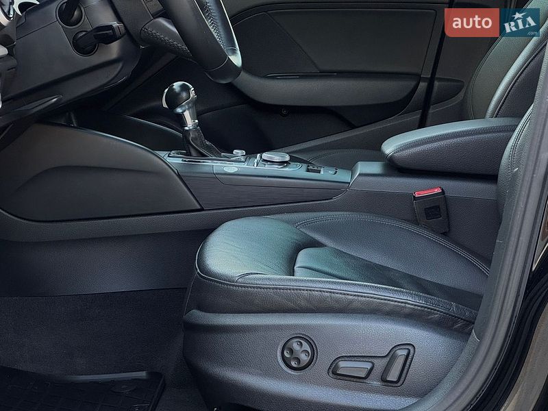 Седан Audi A3 2018 в Староконстантинове