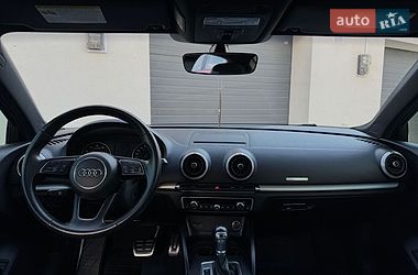 Седан Audi A3 2018 в Староконстантинове