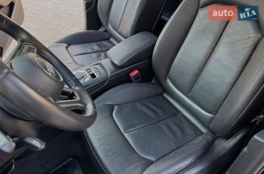 Седан Audi A3 2018 в Староконстантинове