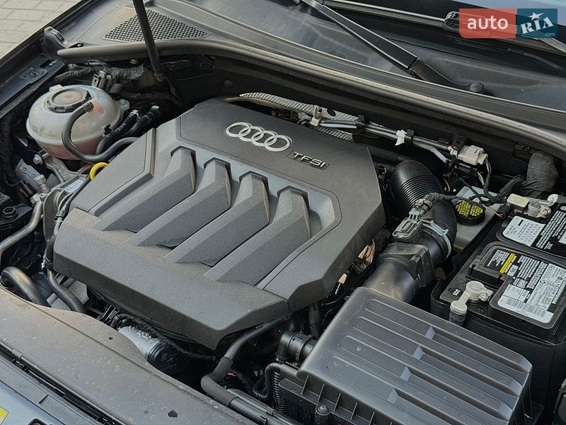 Седан Audi A3 2018 в Староконстантинове