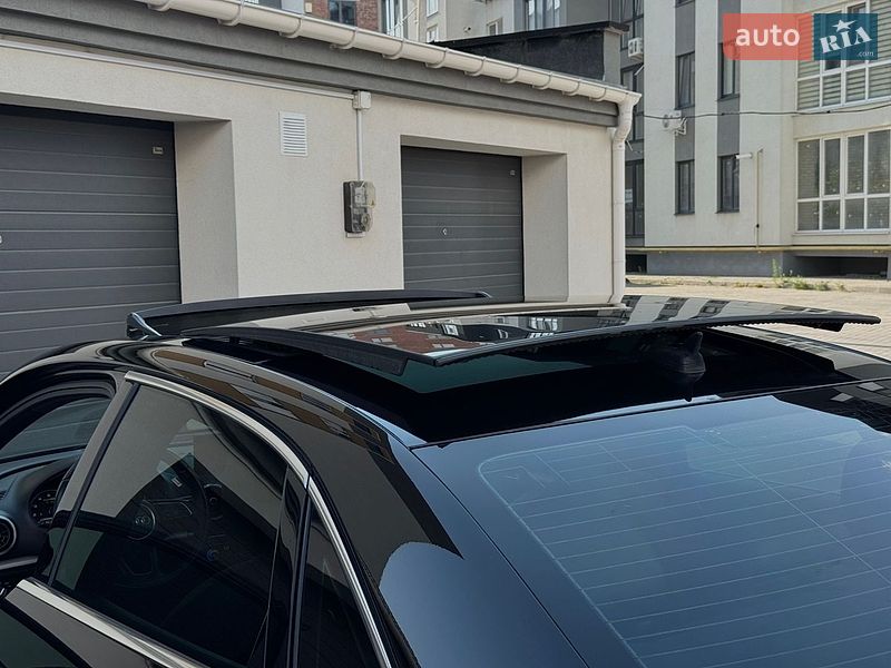 Седан Audi A3 2018 в Староконстантинове