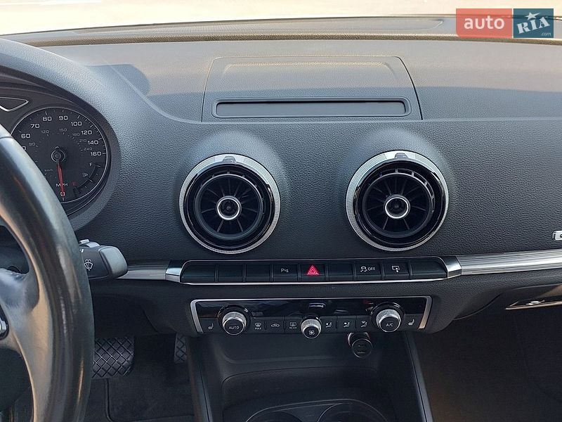 Седан Audi A3 2015 в Одессе