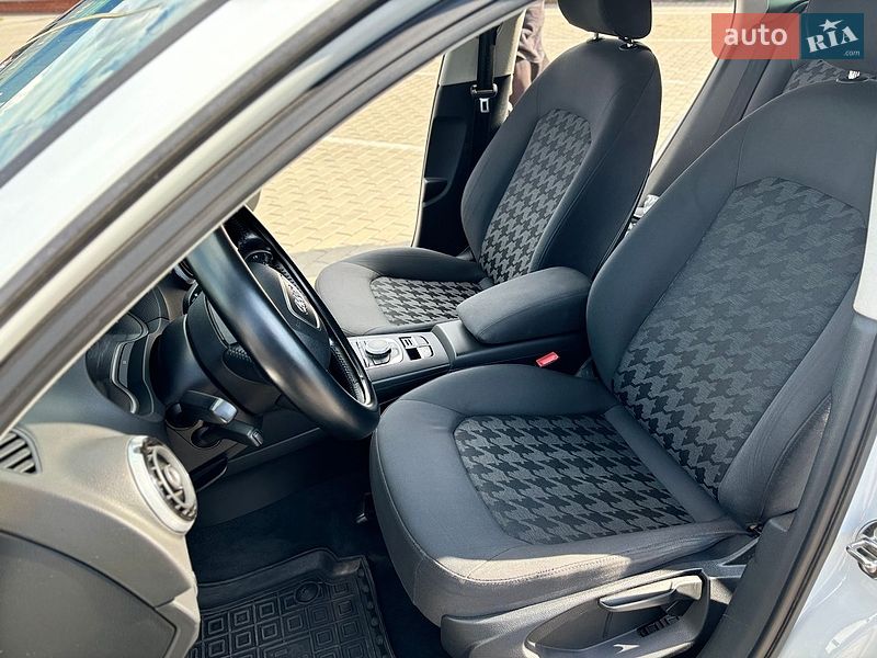 Хетчбек Audi A3 2014 в Ромнах фото 15 Хетчбек Audi A3 2014 в Ромнах