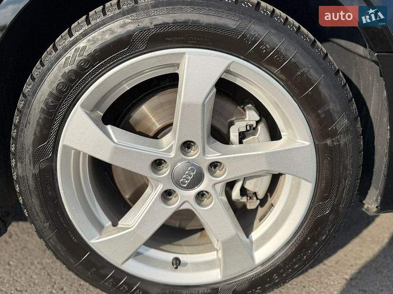 Седан Audi A3 2015 в Львові