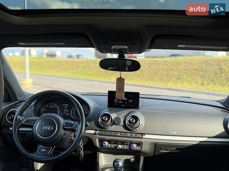 Седан Audi A3 2015 в Львові