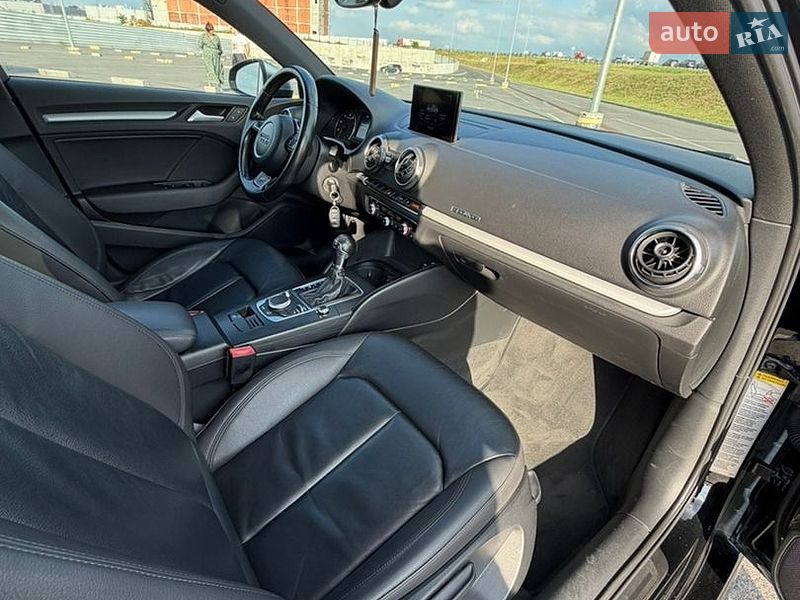 Седан Audi A3 2015 в Львові