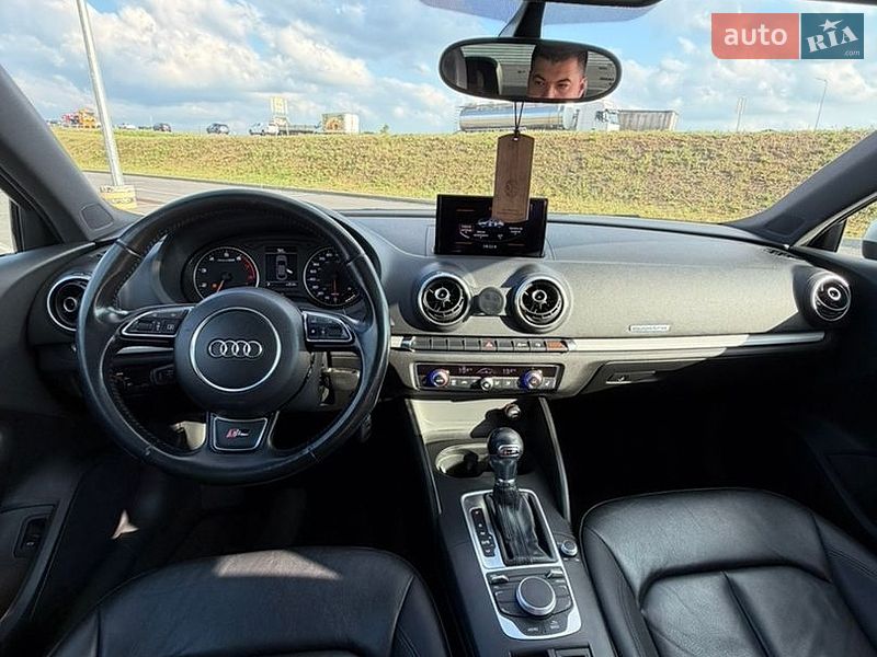 Седан Audi A3 2015 в Львові