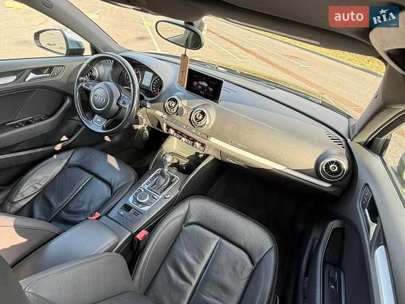 Седан Audi A3 2015 в Львове