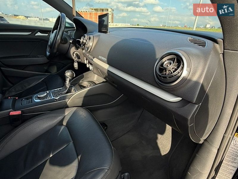 Седан Audi A3 2015 в Львові