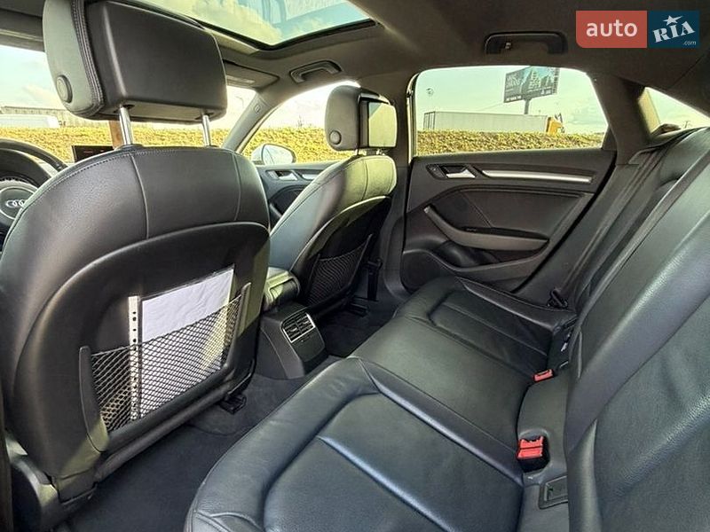 Седан Audi A3 2015 в Львові
